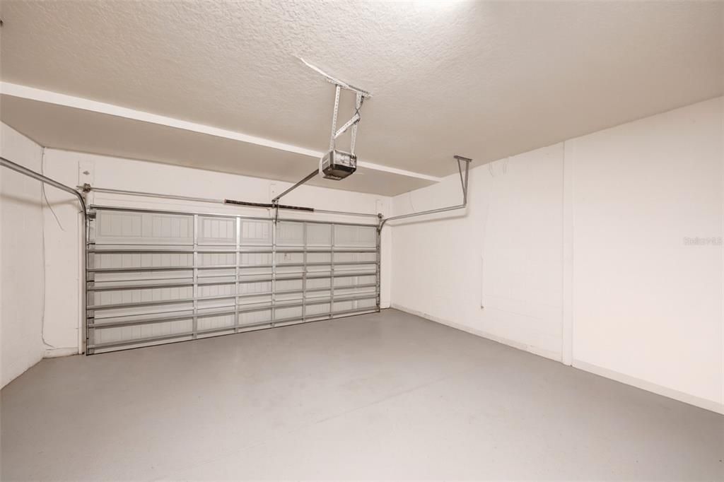 For Sale: $320,000 (3 beds, 2 baths, 1912 Square Feet)