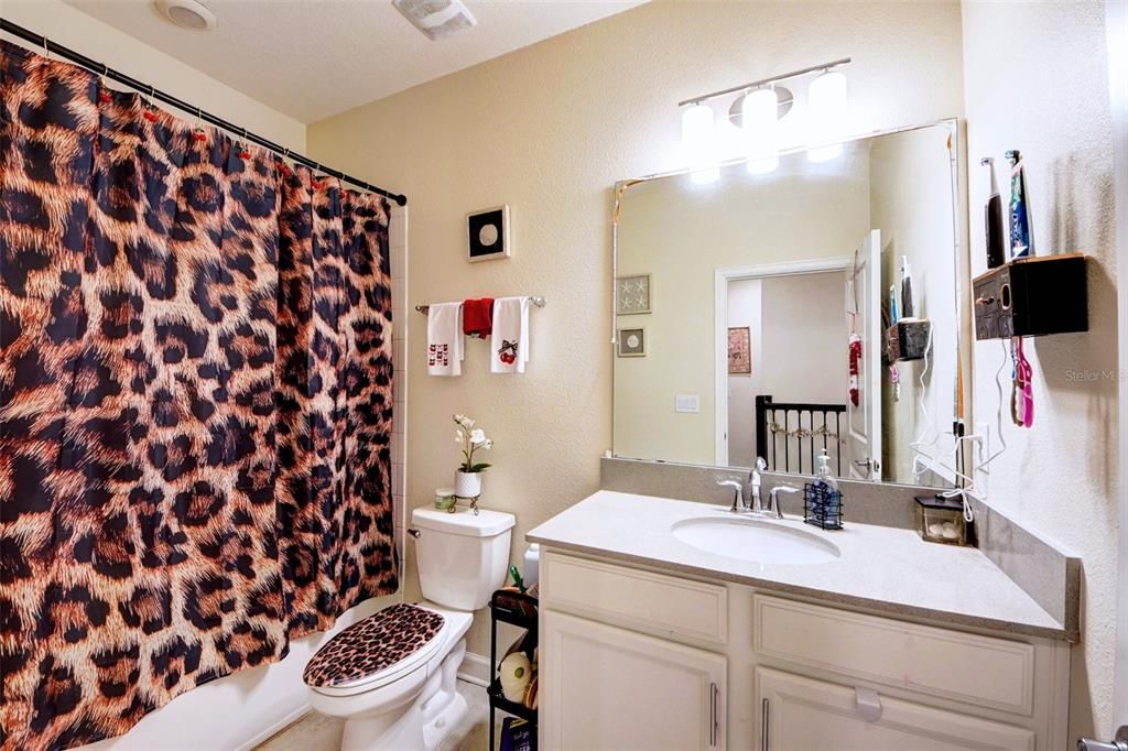 For Sale: $320,000 (3 beds, 2 baths, 1912 Square Feet)