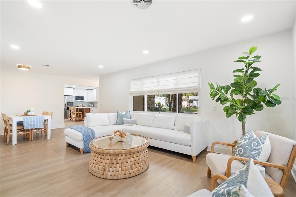 En Venta: $538,500 (3 camas, 3 baños, 1957 Pies cuadrados)