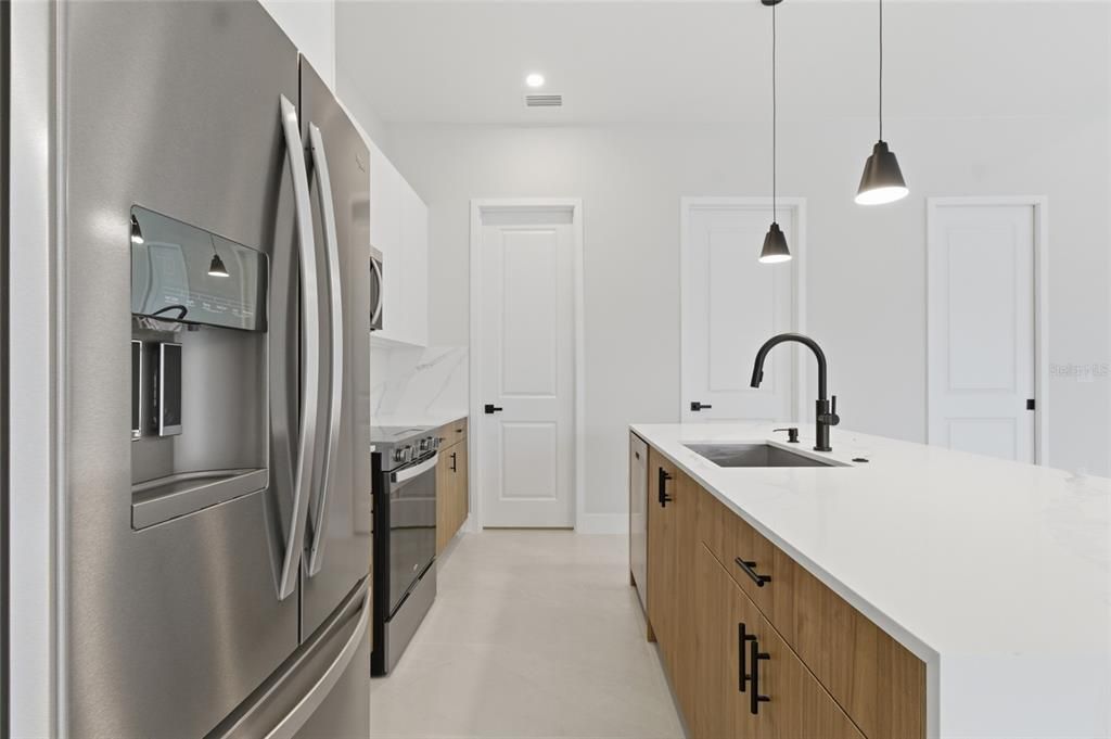 На продажу: $925,000 (3 спален, 3 ванн, 2014 Квадратных фут)