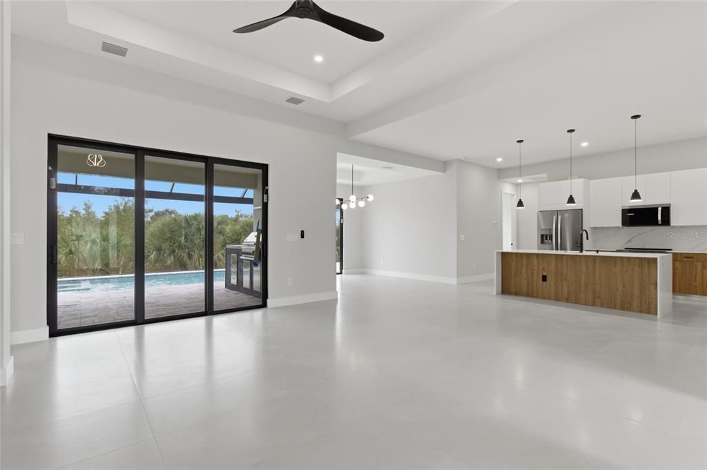 На продажу: $925,000 (3 спален, 3 ванн, 2014 Квадратных фут)