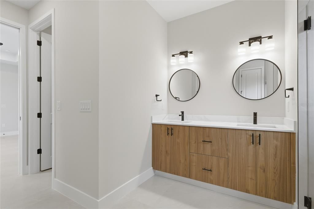 На продажу: $925,000 (3 спален, 3 ванн, 2014 Квадратных фут)