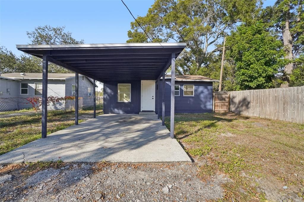 待售: $240,000 (2 贝兹, 1 浴室, 640 平方英尺)