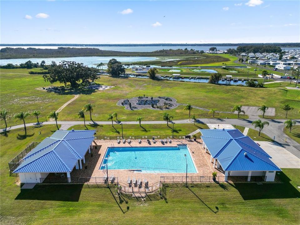 待售: $240,000 (2 贝兹, 2 浴室, 1242 平方英尺)