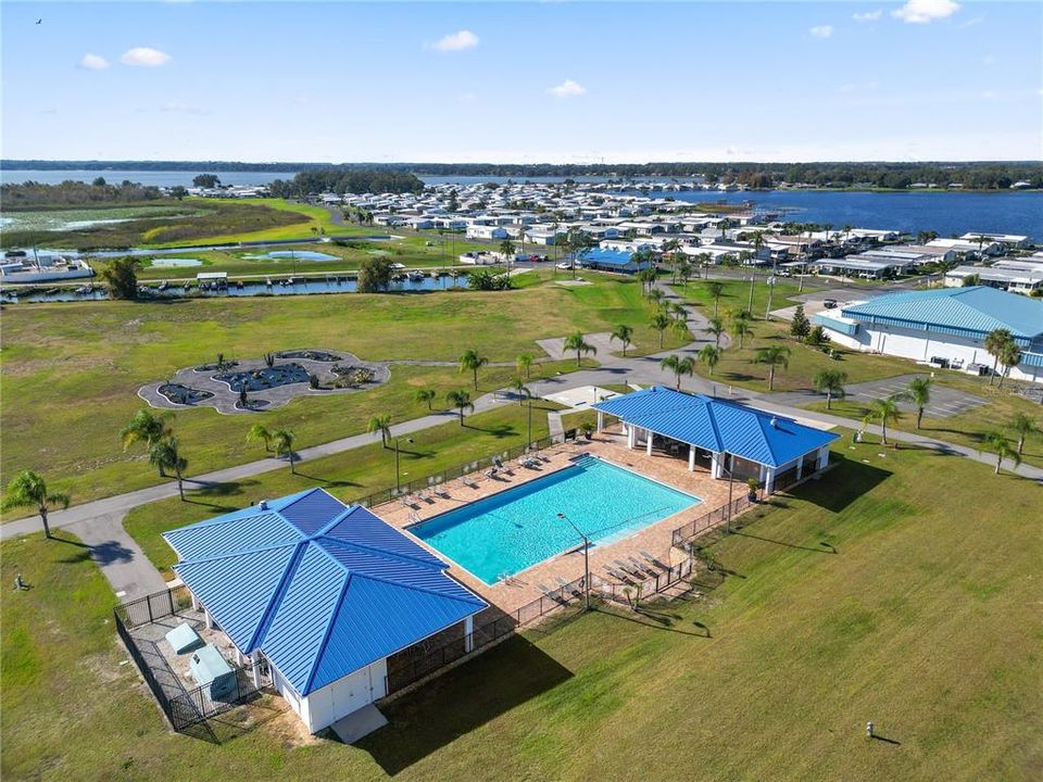 待售: $240,000 (2 贝兹, 2 浴室, 1242 平方英尺)