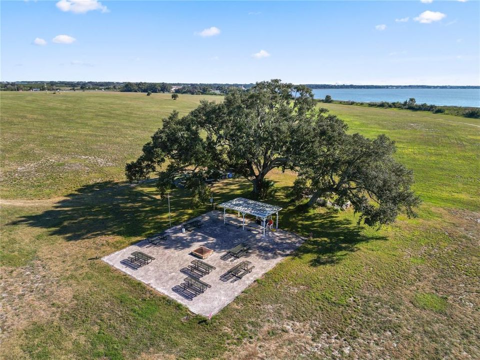 待售: $240,000 (2 贝兹, 2 浴室, 1242 平方英尺)