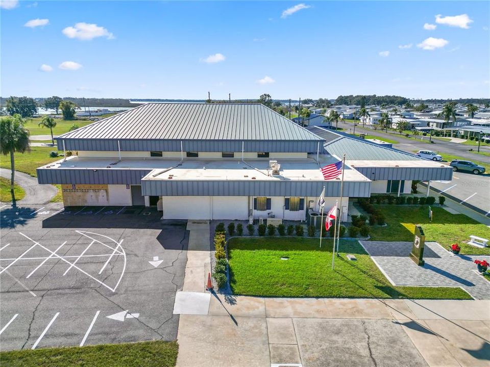 待售: $240,000 (2 贝兹, 2 浴室, 1242 平方英尺)