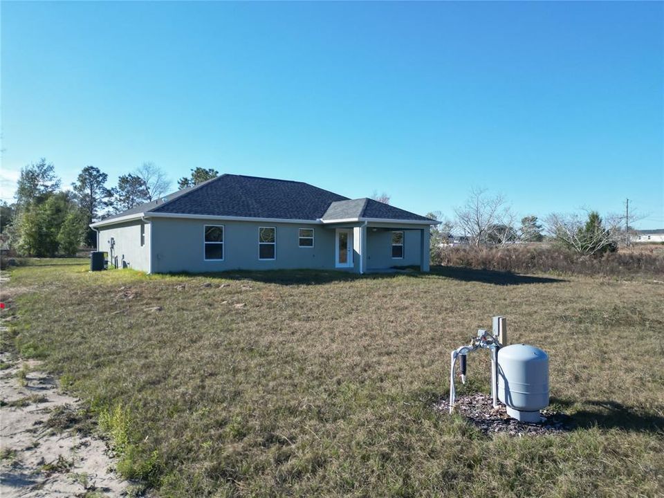 For Sale: $275,000 (3 beds, 2 baths, 1421 Square Feet)