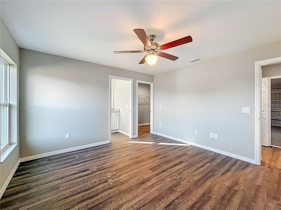 For Sale: $275,000 (3 beds, 2 baths, 1421 Square Feet)