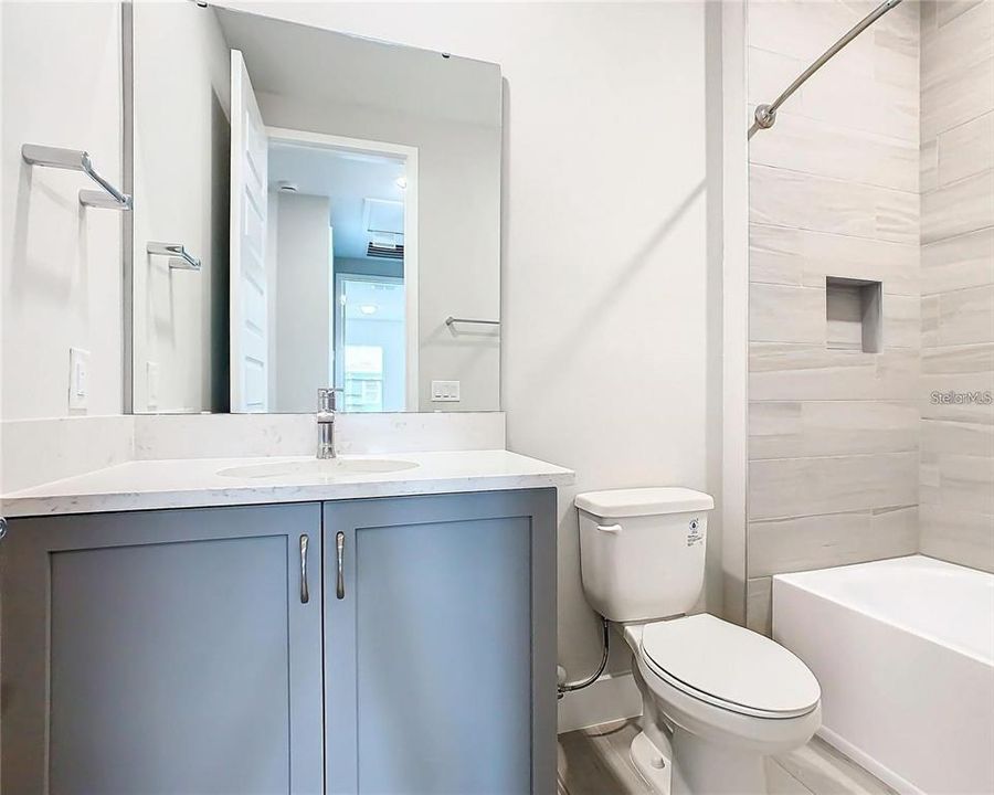 For Rent: $2,950 (3 beds, 2 baths, 1708 Square Feet)