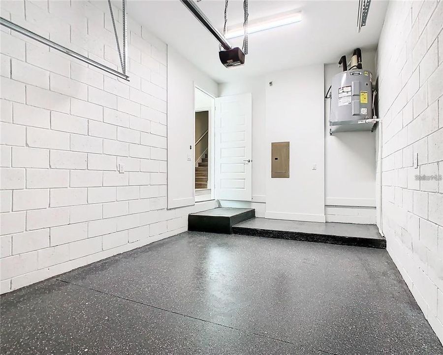 For Rent: $2,950 (3 beds, 2 baths, 1708 Square Feet)