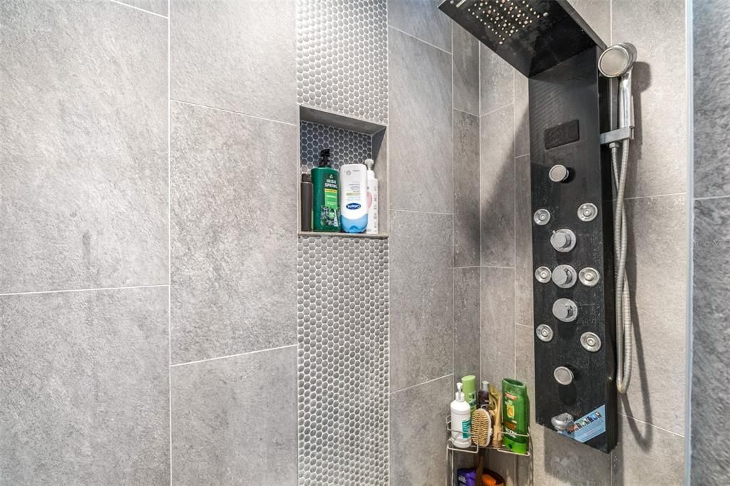 На продажу: $365,000 (3 спален, 2 ванн, 1594 Квадратных фут)