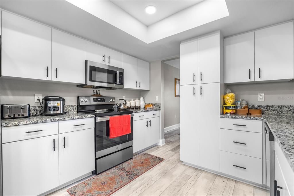 На продажу: $365,000 (3 спален, 2 ванн, 1594 Квадратных фут)