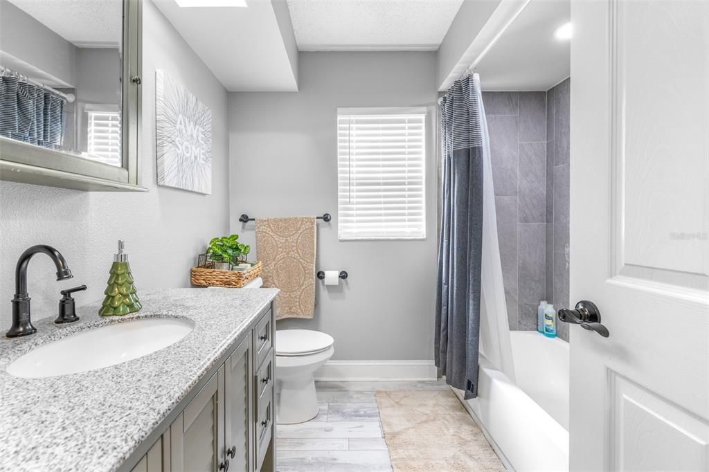 На продажу: $365,000 (3 спален, 2 ванн, 1594 Квадратных фут)