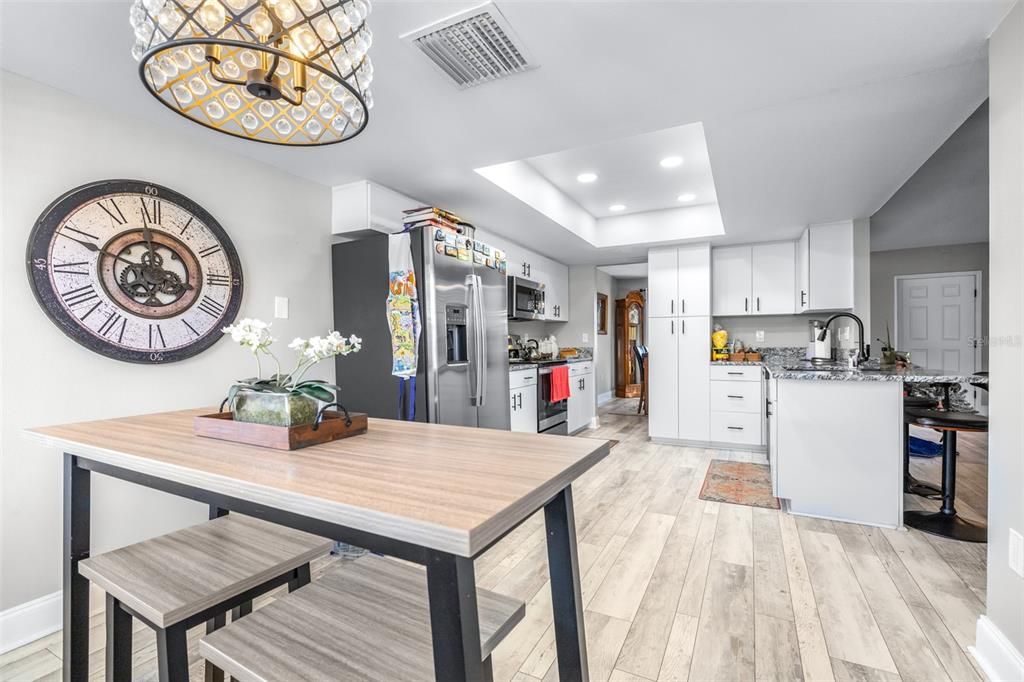 На продажу: $365,000 (3 спален, 2 ванн, 1594 Квадратных фут)