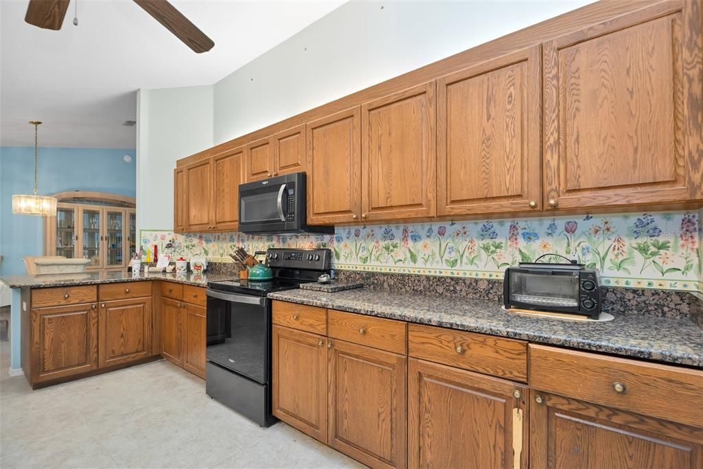 待售: $299,900 (2 贝兹, 2 浴室, 1872 平方英尺)