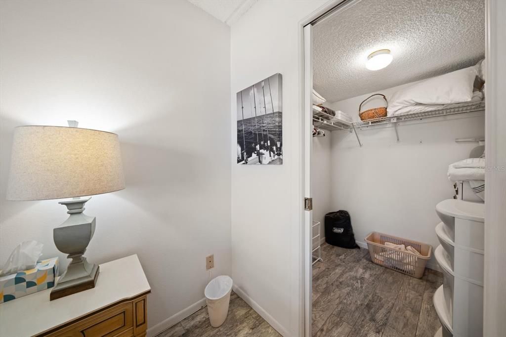 待售: $450,000 (1 贝兹, 1 浴室, 750 平方英尺)