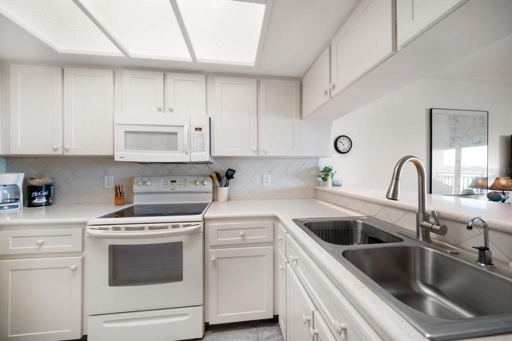 待售: $450,000 (1 贝兹, 1 浴室, 750 平方英尺)