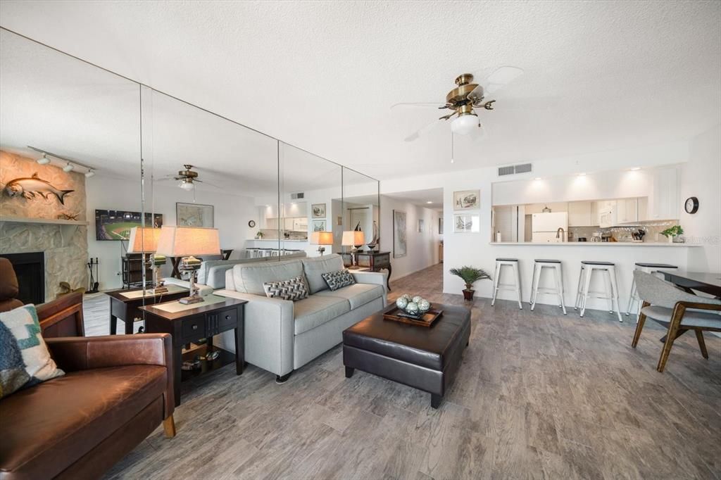 待售: $450,000 (1 贝兹, 1 浴室, 750 平方英尺)