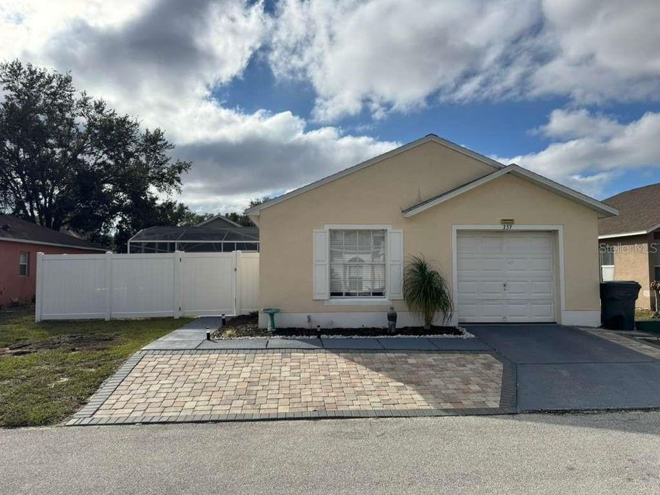 En Renta: $2,250 (3 camas, 2 baños, 1122 Pies cuadrados)