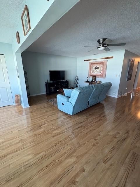 В аренду: $1,850 (1 спален, 1 ванн, 1060 Квадратных фут)