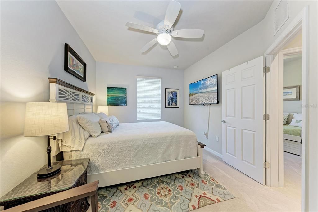 For Sale: $379,000 (3 beds, 2 baths, 1661 Square Feet)