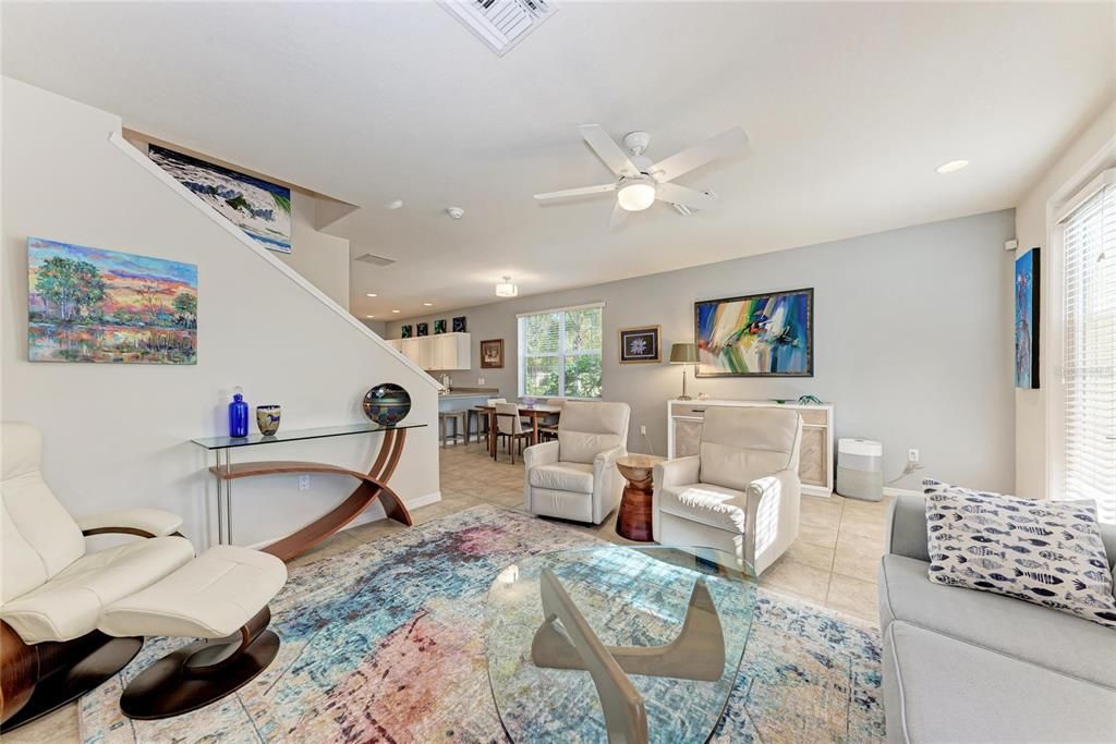 For Sale: $379,000 (3 beds, 2 baths, 1661 Square Feet)