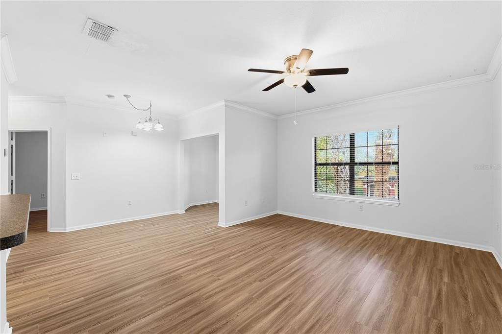 For Sale: $199,900 (1 beds, 1 baths, 750 Square Feet)