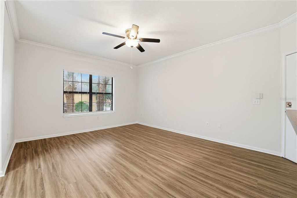 For Sale: $199,900 (1 beds, 1 baths, 750 Square Feet)