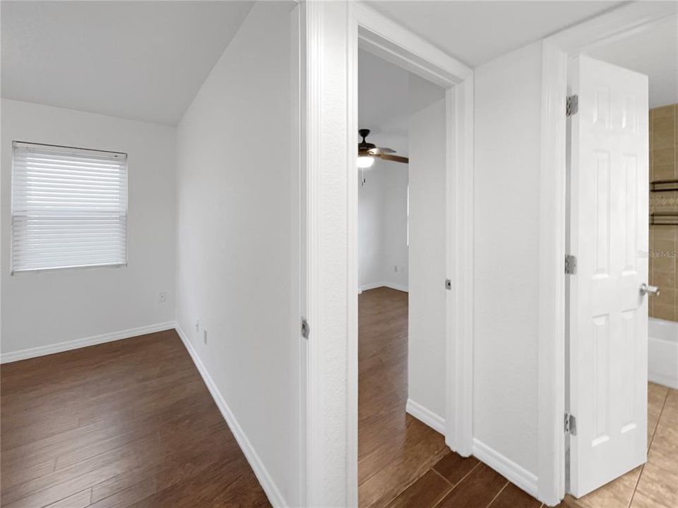 На продажу: $231,000 (2 спален, 1 ванн, 752 Квадратных фут)