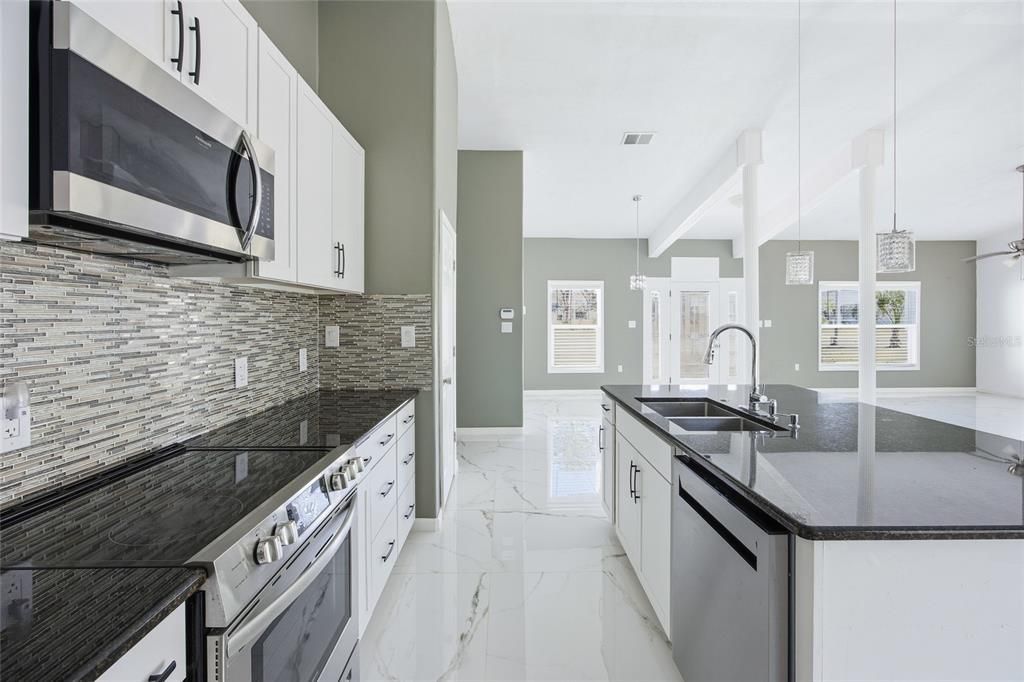 En Renta: $1,750 (3 camas, 2 baños, 1926 Pies cuadrados)