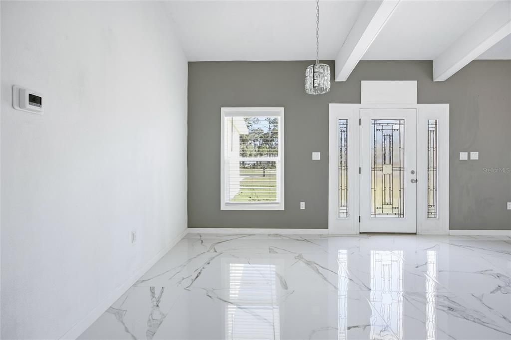 En Renta: $1,750 (3 camas, 2 baños, 1926 Pies cuadrados)