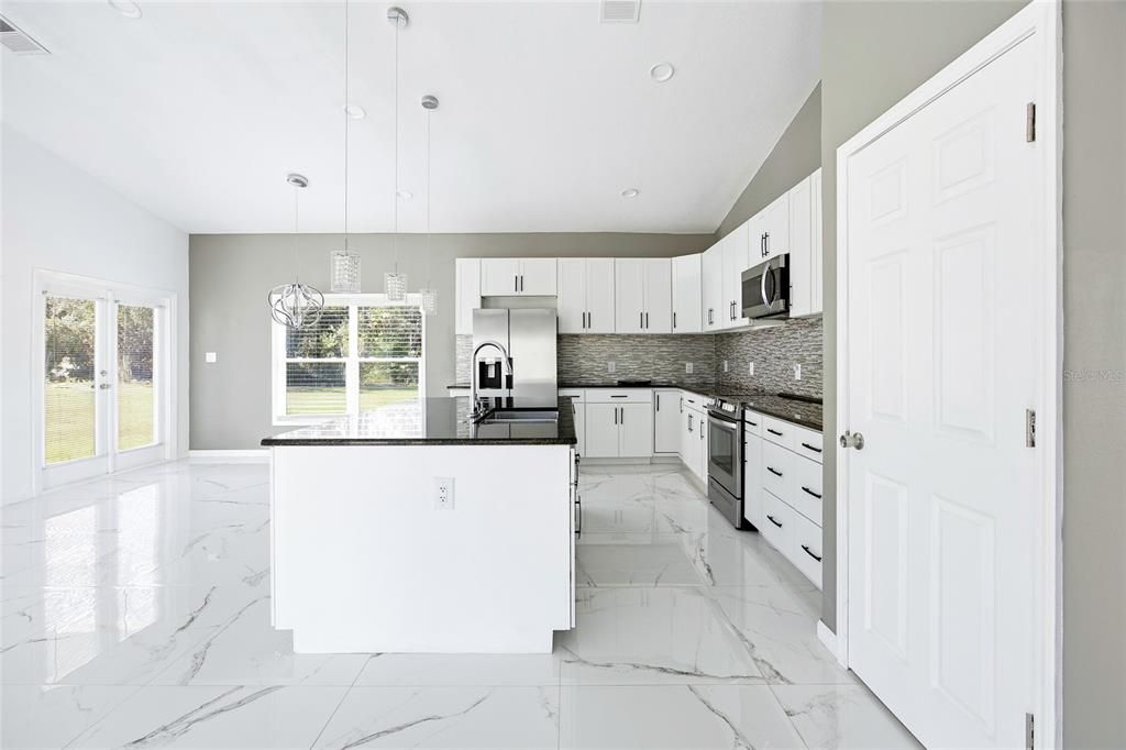 En Renta: $1,750 (3 camas, 2 baños, 1926 Pies cuadrados)