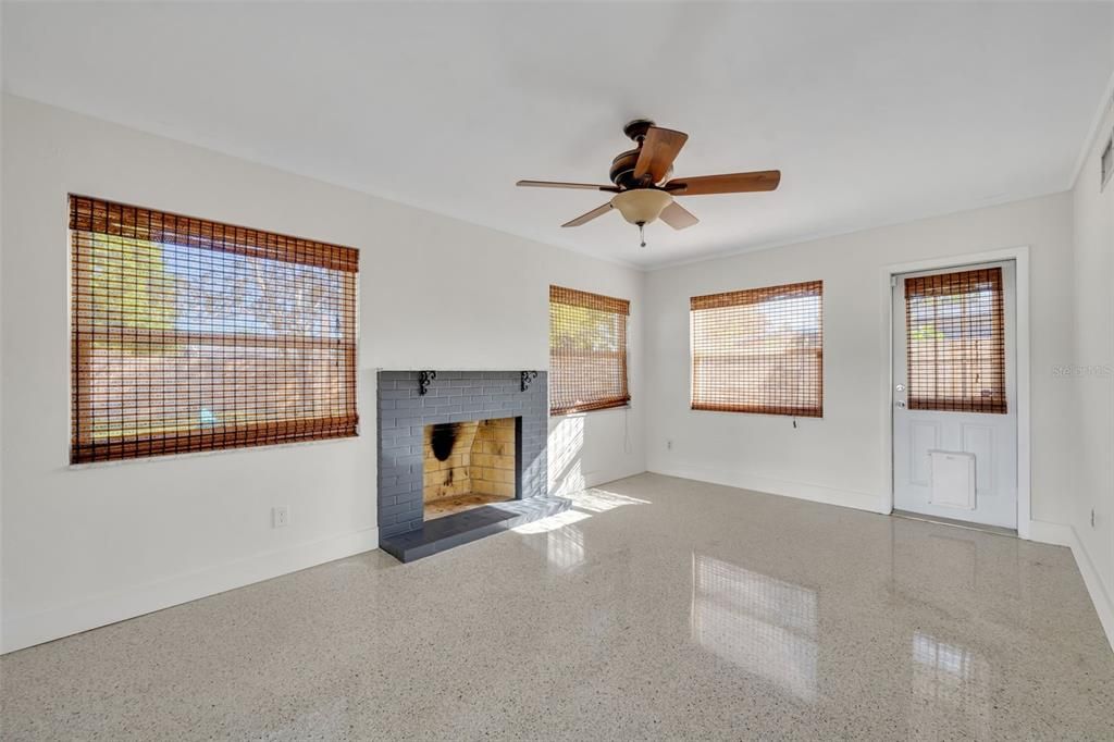 待售: $499,000 (3 贝兹, 2 浴室, 1446 平方英尺)