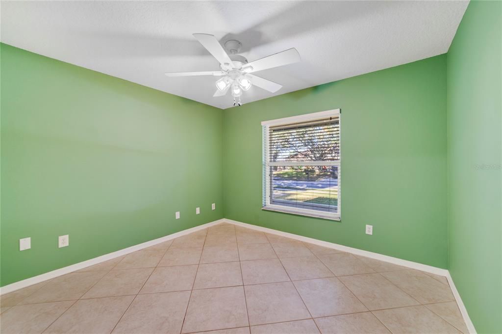 For Rent: $2,200 (3 beds, 2 baths, 1303 Square Feet)