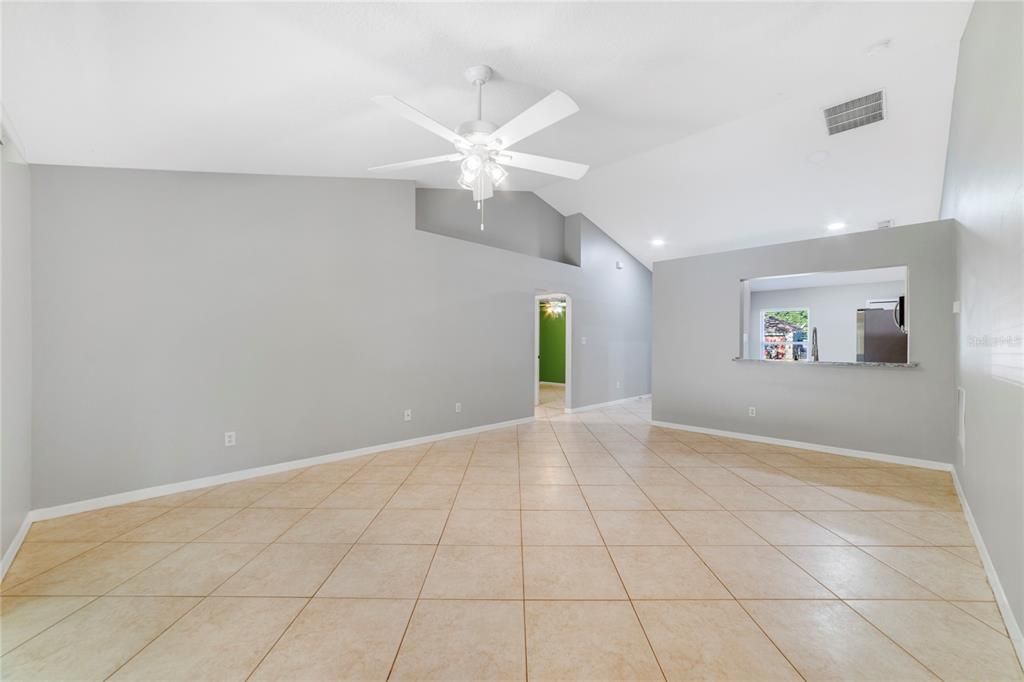 For Rent: $2,200 (3 beds, 2 baths, 1303 Square Feet)