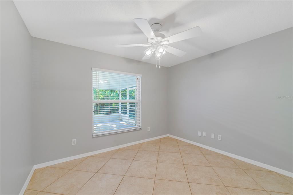 For Rent: $2,200 (3 beds, 2 baths, 1303 Square Feet)