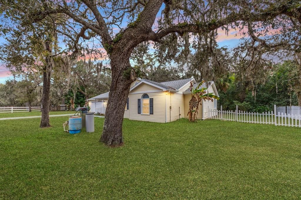 For Sale: $295,000 (3 beds, 2 baths, 1469 Square Feet)