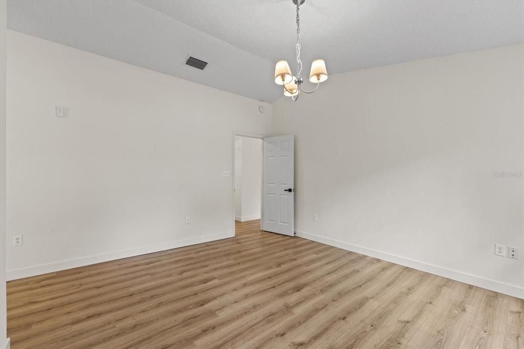 For Sale: $295,000 (3 beds, 2 baths, 1469 Square Feet)