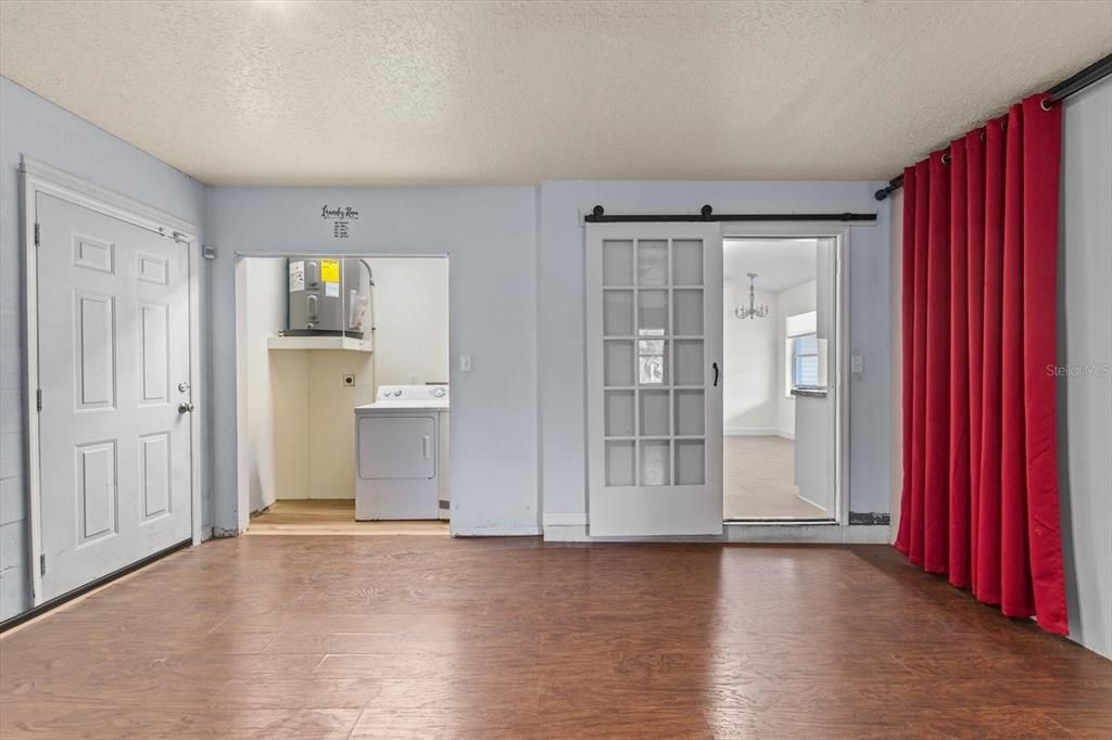 For Sale: $295,000 (3 beds, 2 baths, 1469 Square Feet)