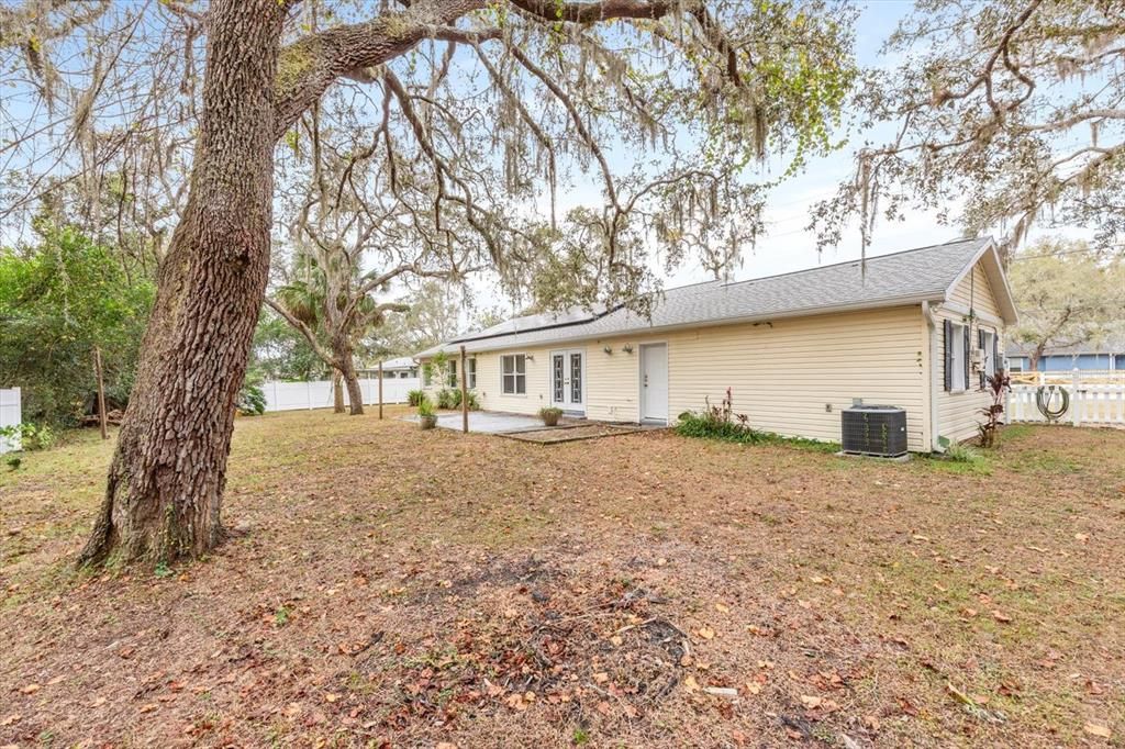 For Sale: $295,000 (3 beds, 2 baths, 1469 Square Feet)