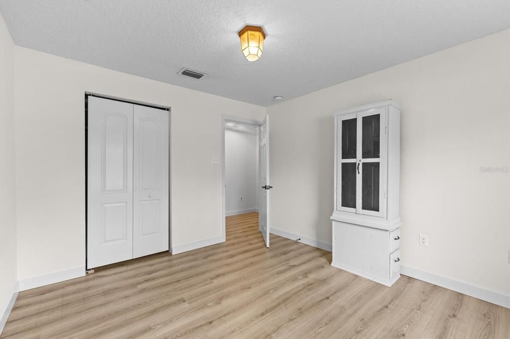 For Sale: $295,000 (3 beds, 2 baths, 1469 Square Feet)