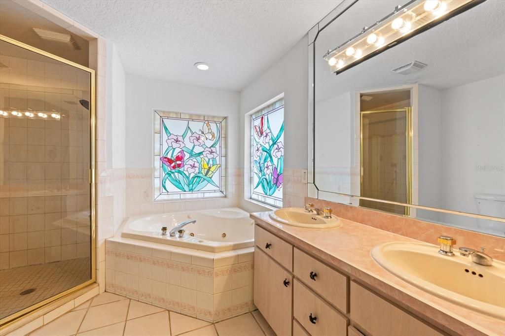 For Sale: $295,000 (3 beds, 2 baths, 1469 Square Feet)