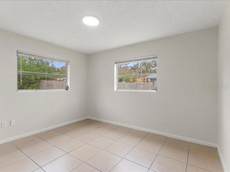 For Sale: $189,900 (2 beds, 1 baths, 908 Square Feet)