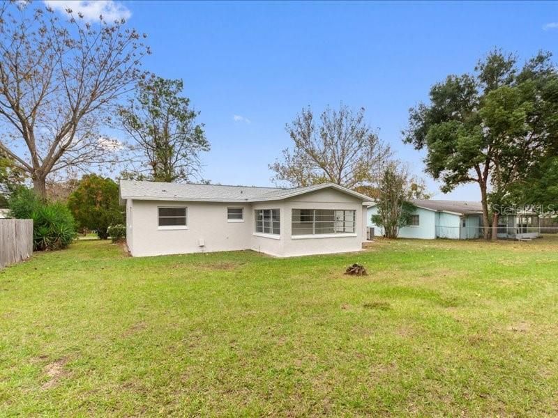 For Sale: $189,900 (2 beds, 1 baths, 908 Square Feet)