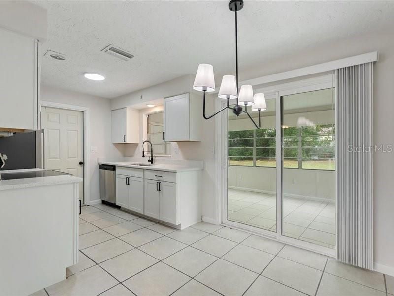 For Sale: $189,900 (2 beds, 1 baths, 908 Square Feet)