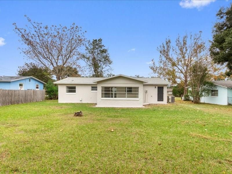 For Sale: $189,900 (2 beds, 1 baths, 908 Square Feet)