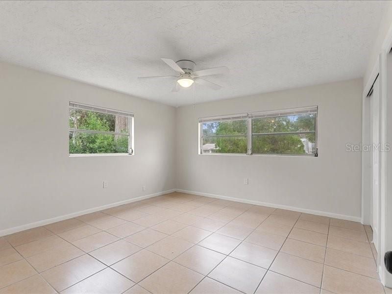 For Sale: $189,900 (2 beds, 1 baths, 908 Square Feet)