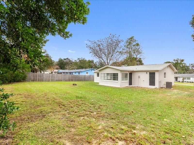 For Sale: $189,900 (2 beds, 1 baths, 908 Square Feet)