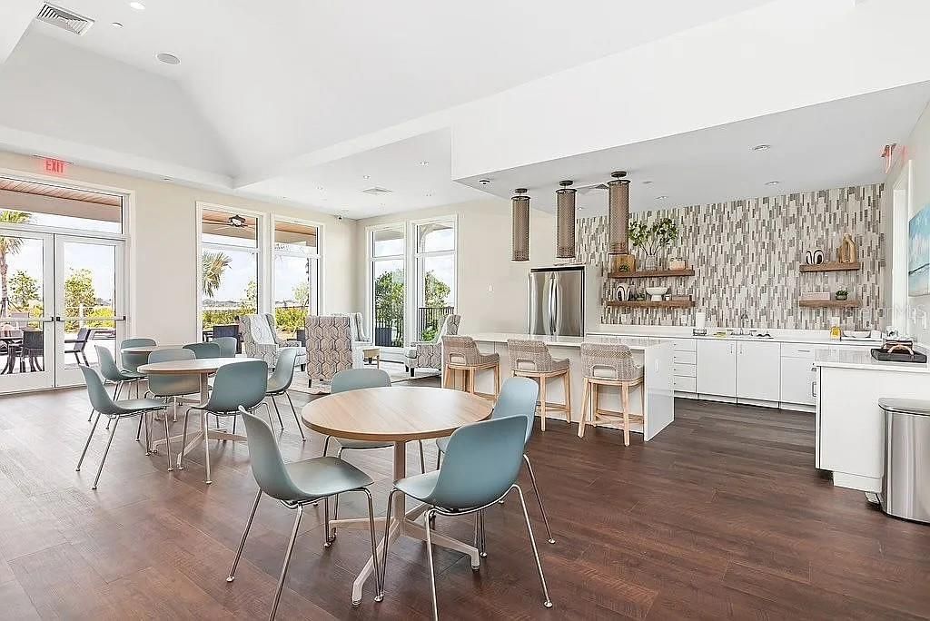 На продажу: $349,000 (3 спален, 2 ванн, 1816 Квадратных фут)